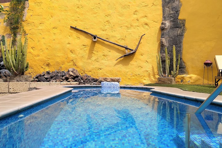 Pool Hotel