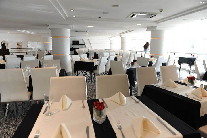 Dining 59 of 71