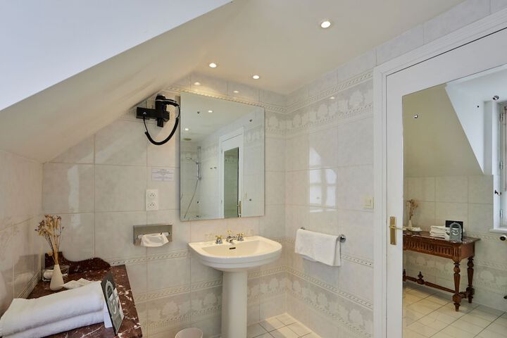 Bathroom Interior Photo