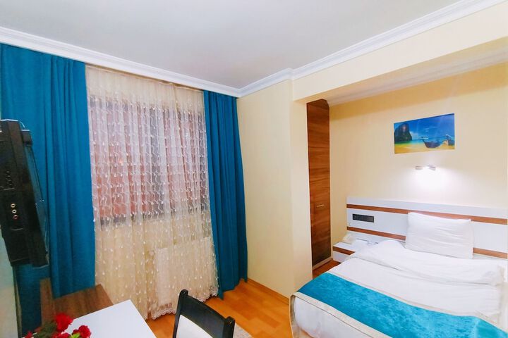 Room 33 of 69