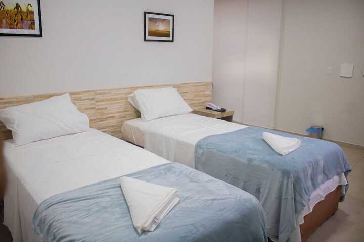 Room 9 of 13