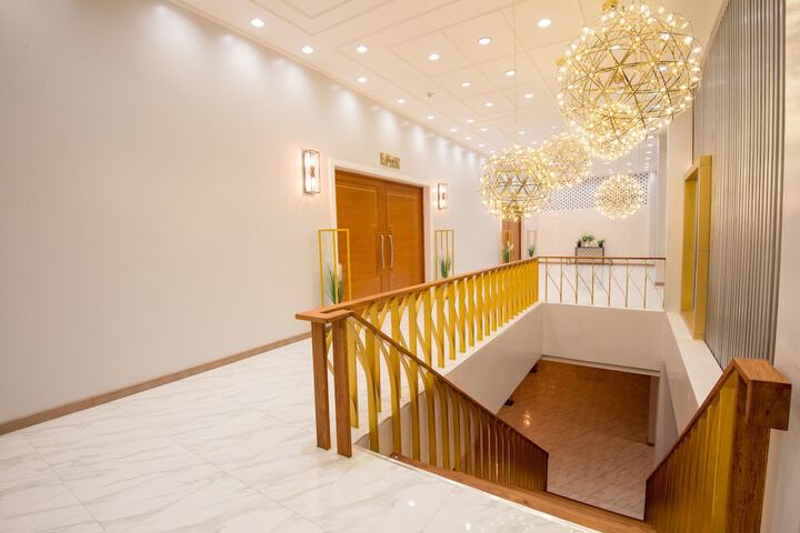 Ballroom/Hall 63 of 79