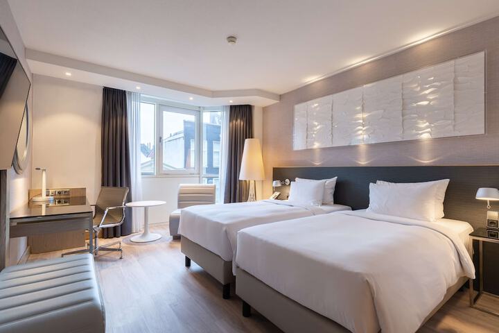 Room 47 of 115