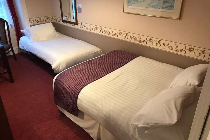 Room 2 of 52