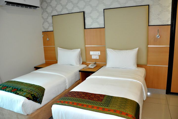 Room 9 of 49
