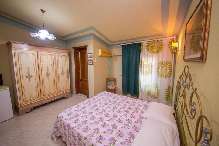 Room 6 of 60