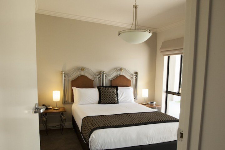 Room 5 of 40