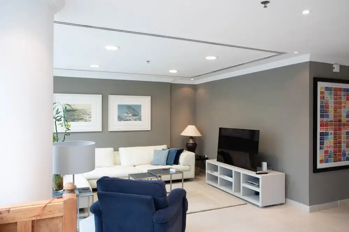 Room 2 of 11