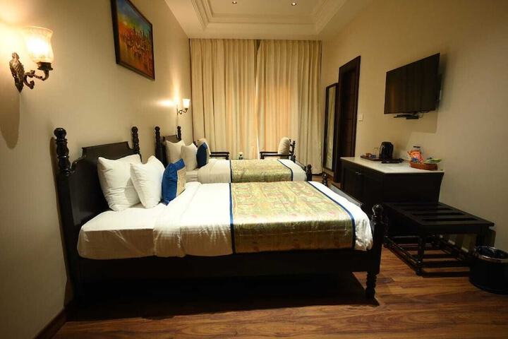 Room 14 of 161
