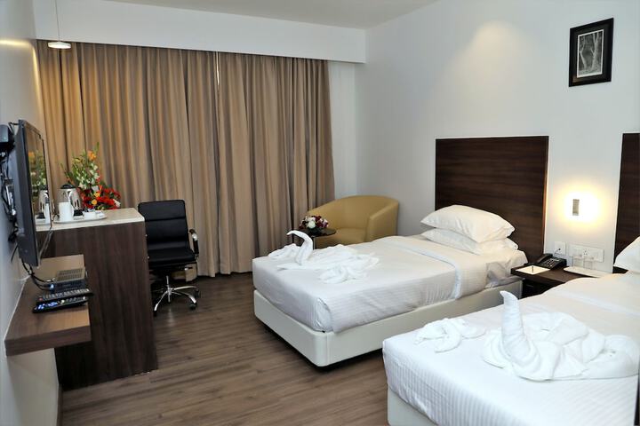 Room 4 of 37