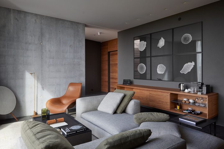Room 7 of 48