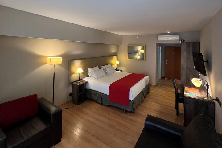 Room 3 of 20