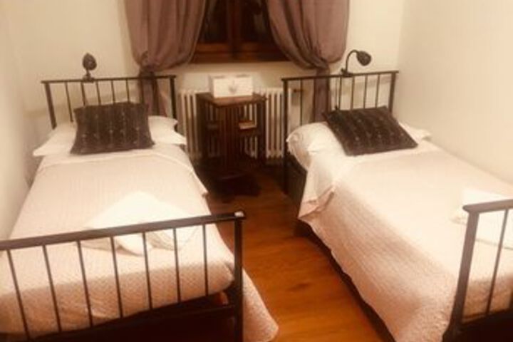 Room 6 of 13
