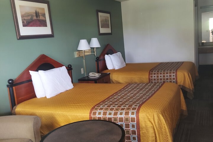 2 Double Beds (1 of 4)