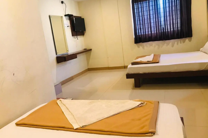 STAYMAKER Bright Palace Residency
