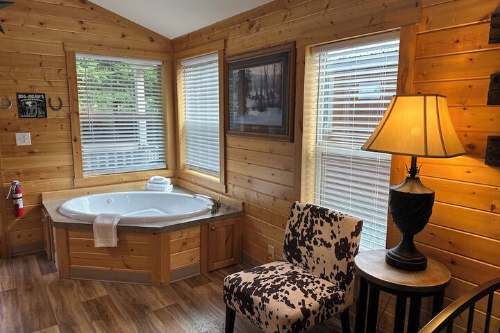 Hot Tub 276 of 390