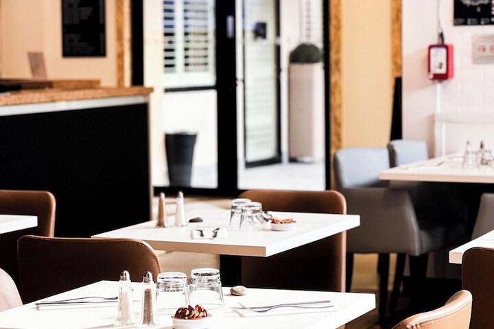 Dining 47 of 74