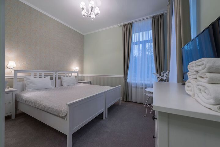 Room 3 of 40