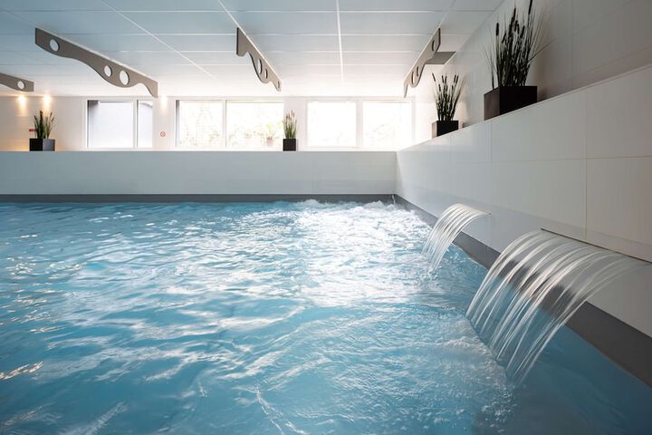 Hotel with Pool