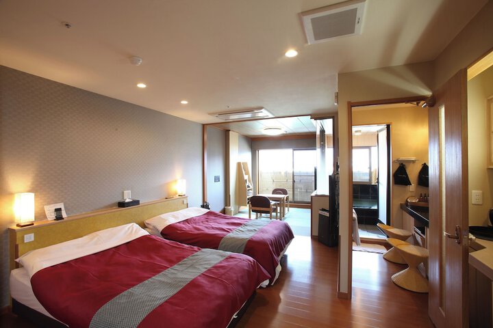 Room 6 of 22