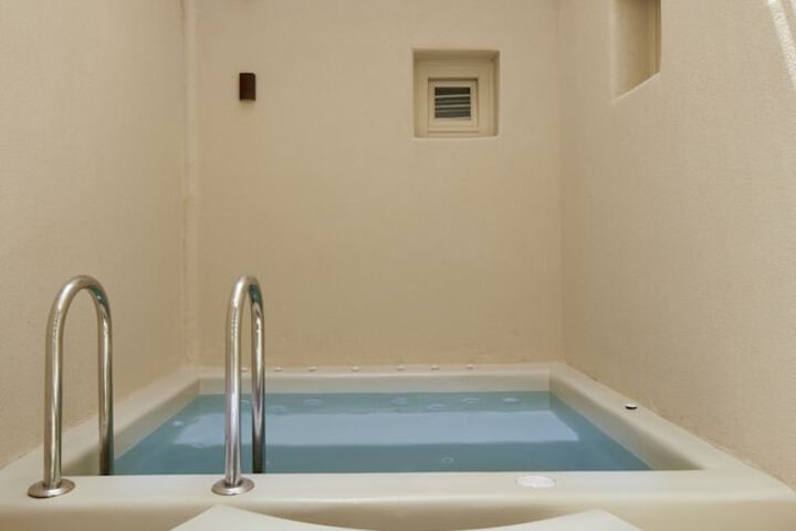 Room 22 of 122