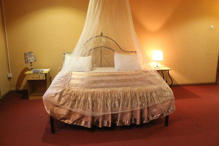 Room 12 of 19