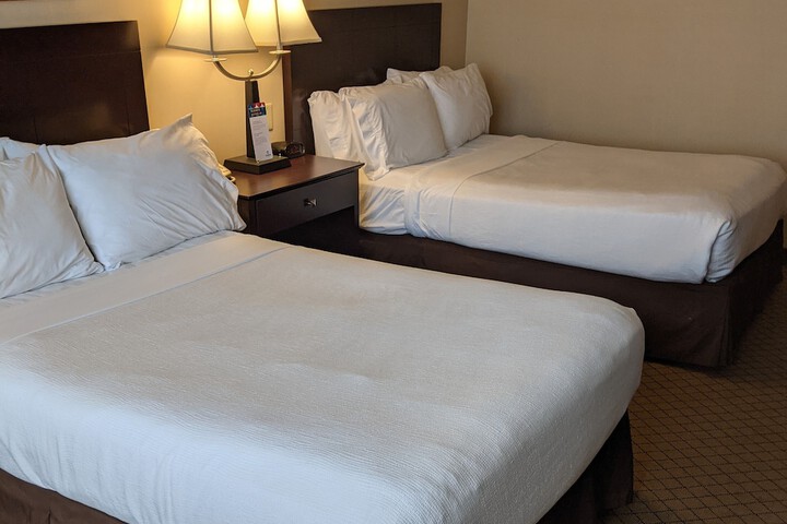 2 Double Beds (10 of 11)