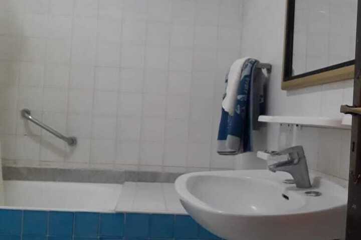Room 9 of 14