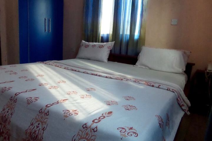 Room 9 of 25