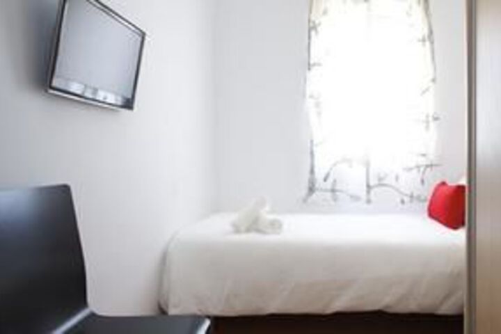 Room 5 of 21