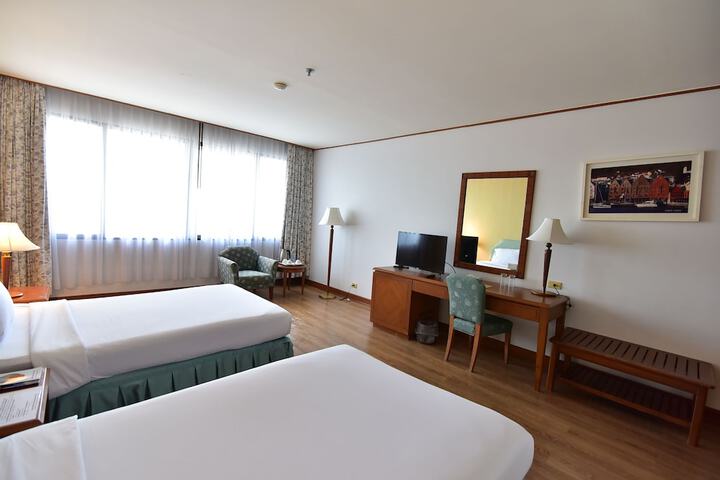 Room 30 of 86
