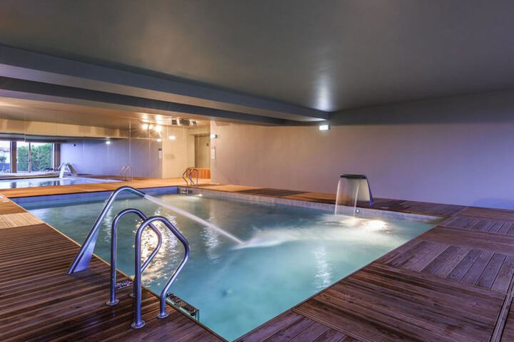 Pool Hotel