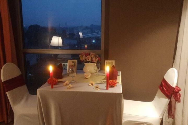Room 3 of 49