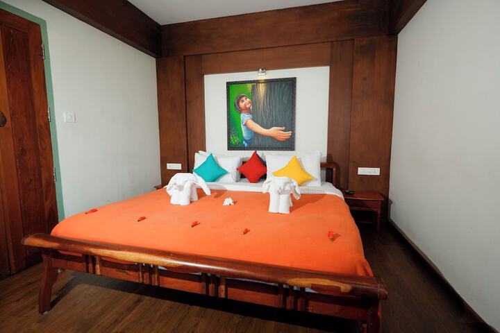 Room 28 of 114
