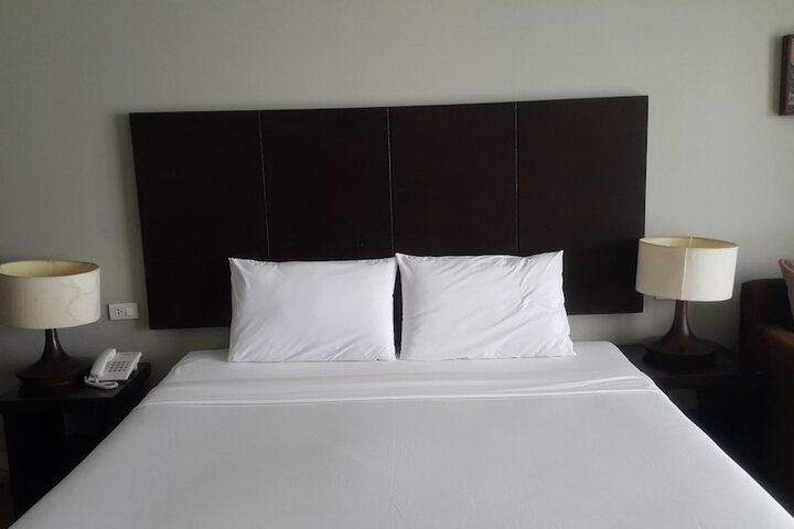 Room 11 of 44