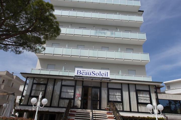 Hotel 50 of 52