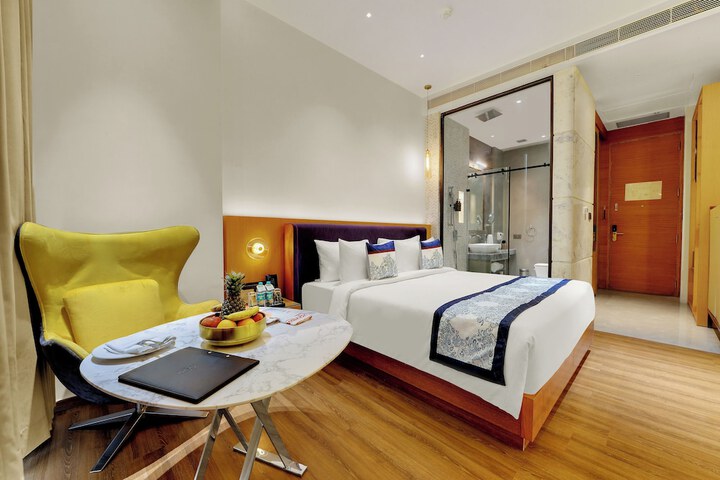 Room 4 of 24
