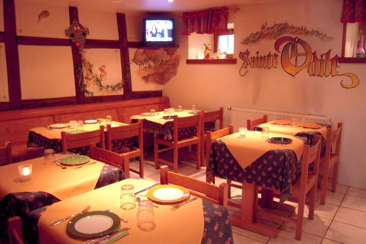 Dining 20 of 32