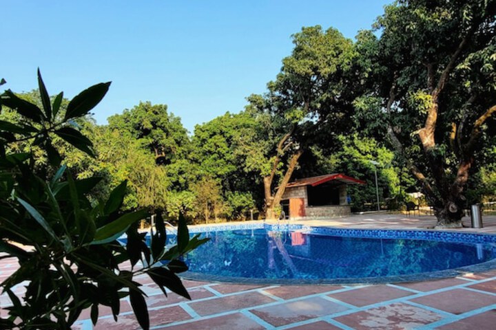 Pool 25 of 63
