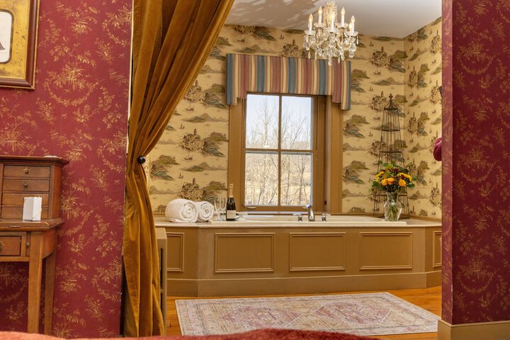 Room 47 of 76