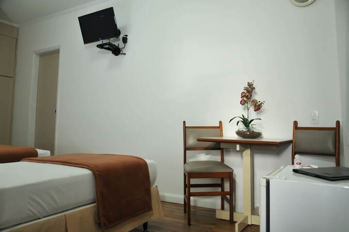 Room 9 of 39