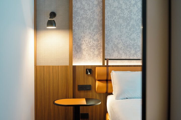 Room 21 of 334