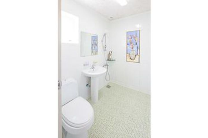 Room 10 of 174