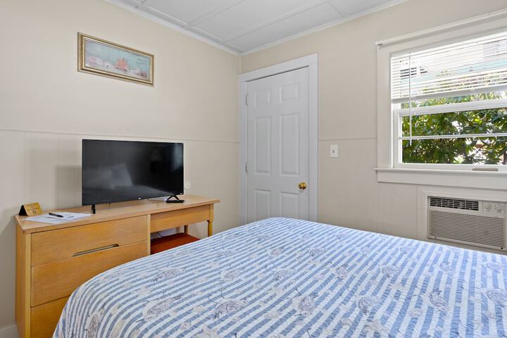 Room 8 of 37