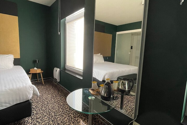 Room 22 of 29
