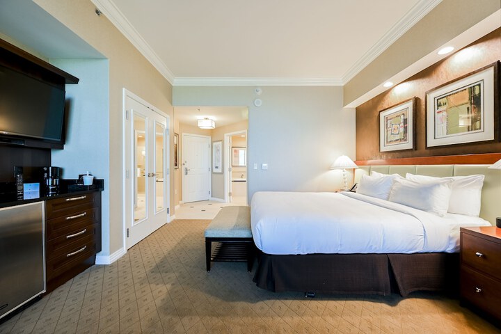 Room 11 of 105