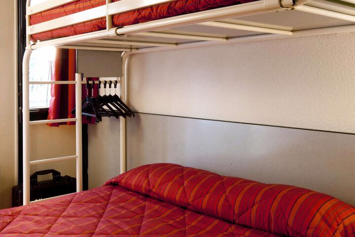 Room 14 of 36