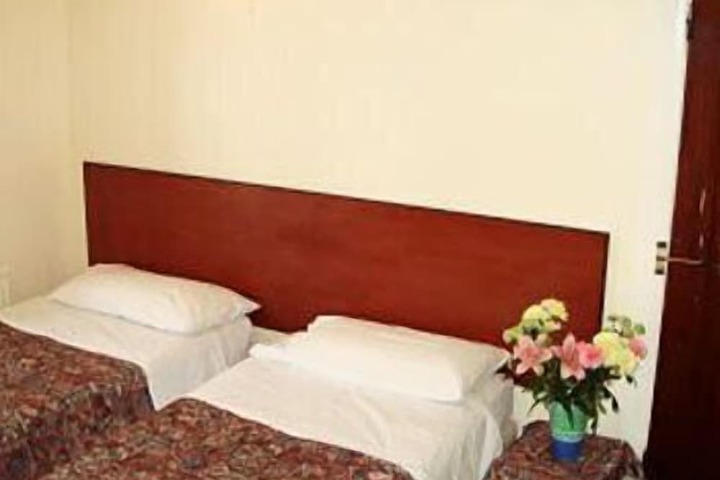 Room 13 of 20