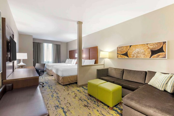 Room 21 of 34