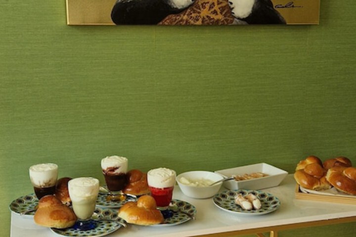 Breakfast/Coffee Service 22 of 27